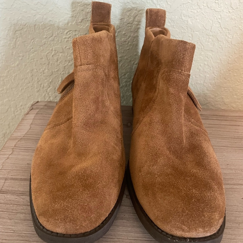 New UGG suede boot with stacked heel - gorgeous color and fit - Picture 4 of 7
